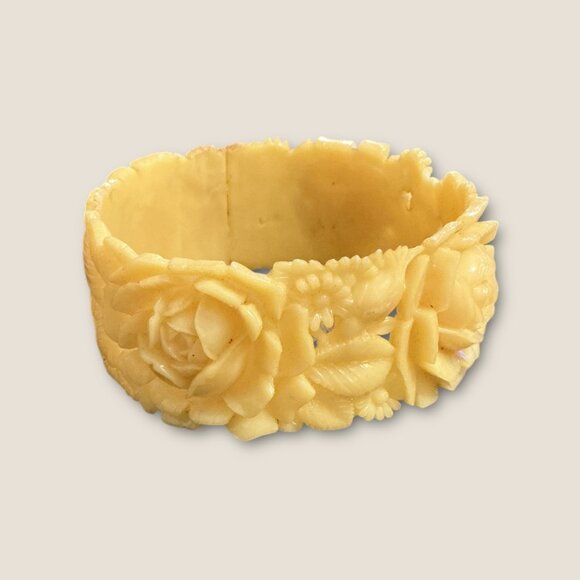 Vintage Estate Carved Floral Celluloid Bangle Bracelet - Picture 4 of 5